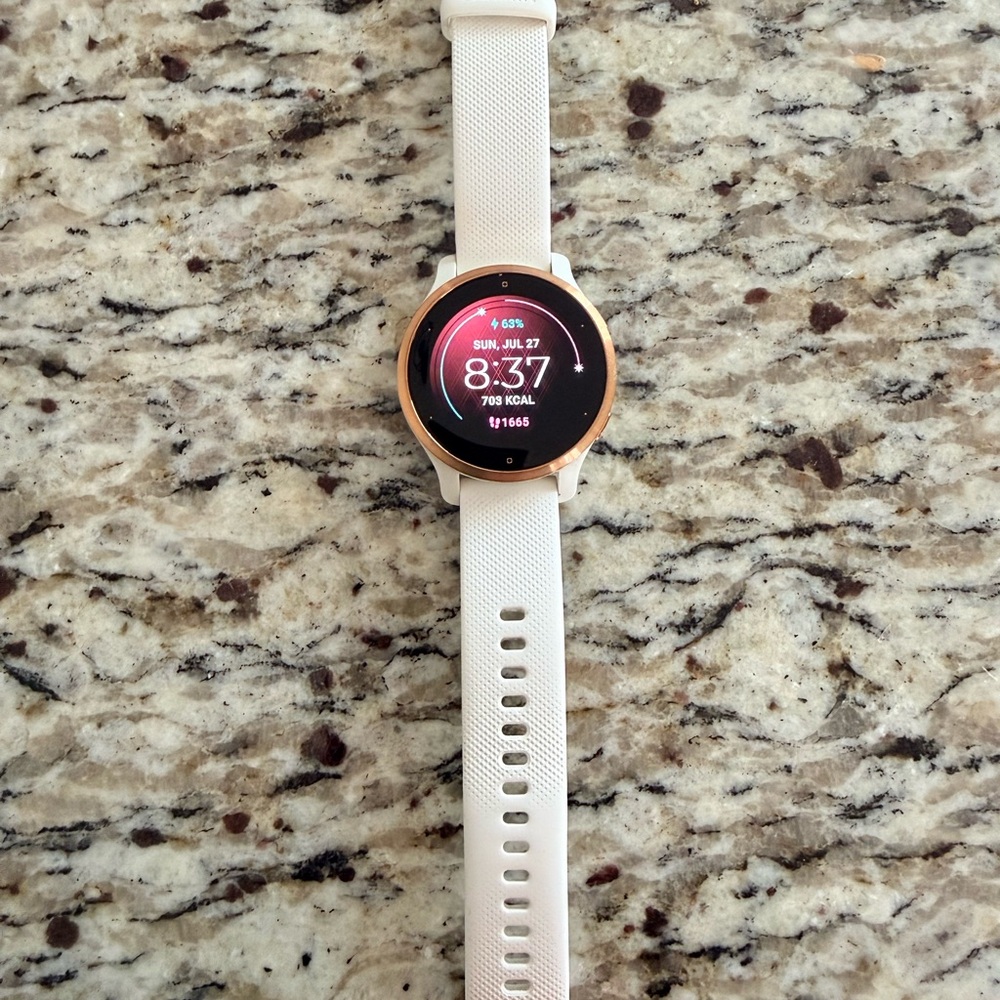 Garmin Venu 2s - Elegant Gold and White Smartwatch